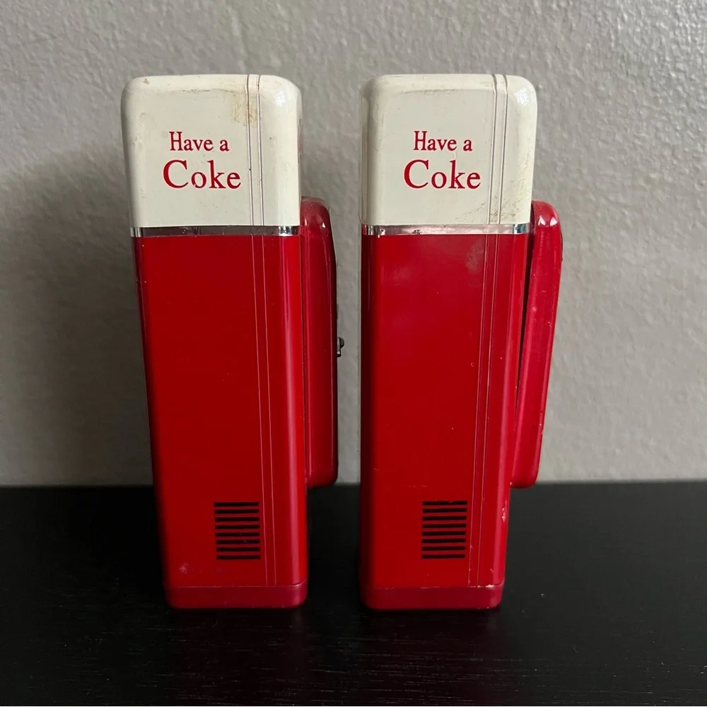 Vintage 1993 Coca Cola Gas Pump Salt Pepper Shakers Set Red White Retro Kitchen